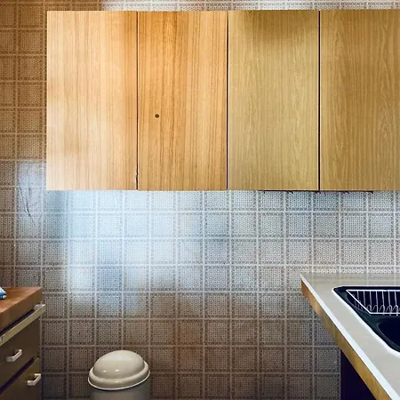 Ostloft - Plattenbauappartement In Айзенхюттенштадт