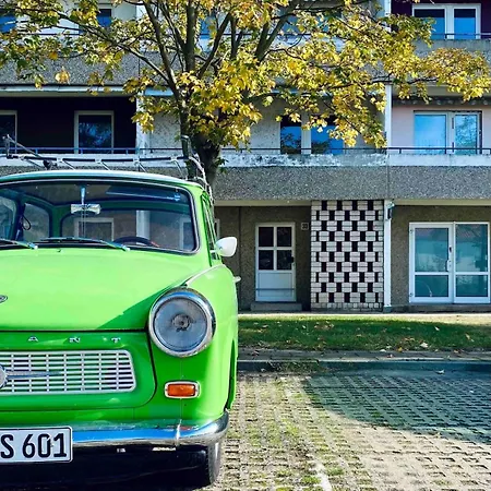 Ostloft - Plattenbauappartement In * Айзенхюттенштадт