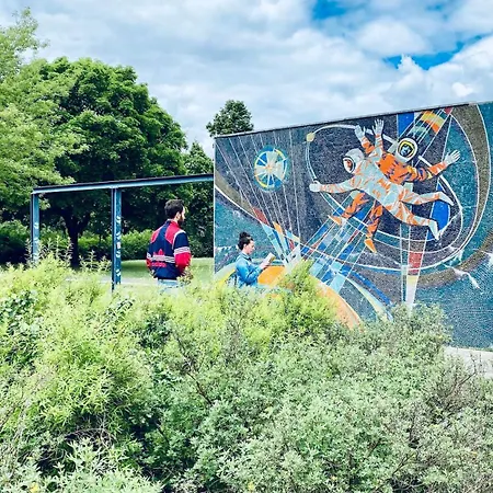 Ostloft - Plattenbauappartement In Апартаменты