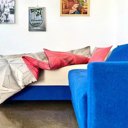 Ostloft - Plattenbauappartement In Апартаменты