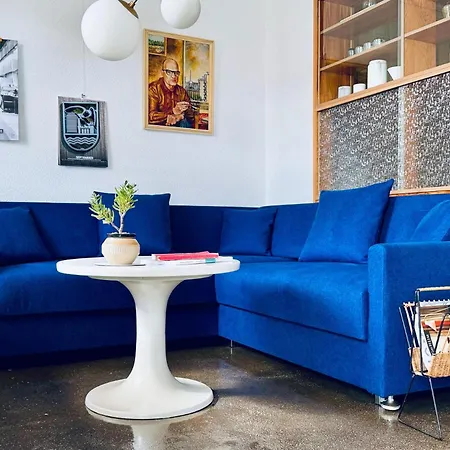 Ostloft - Plattenbauappartement In Eisenhuettenstadt